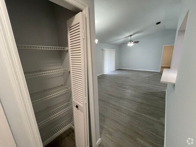 Building Photo - 4108 NW 1st St Rental