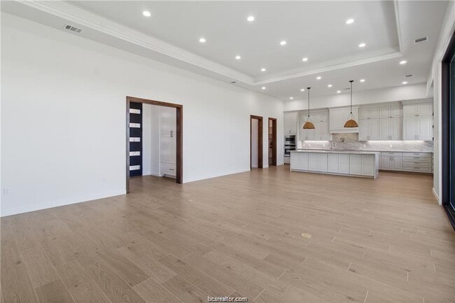 Photo - 4558 Hicks Ln