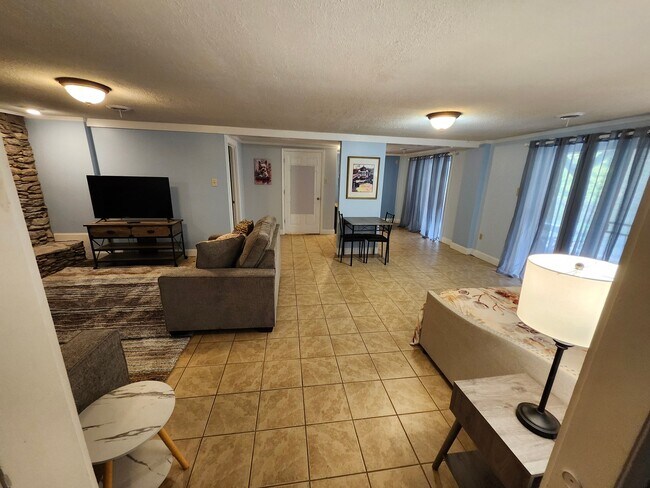 Photo - 5 St Andrews Rd Unit Basement Apartment