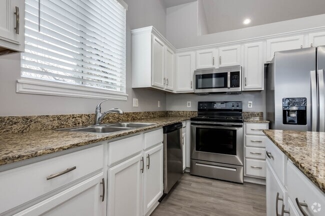 Building Photo - Gorgeous Four Bedroom Home, 2600 sq. ft., ...