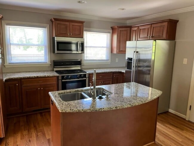 1502 Lafayette Ct