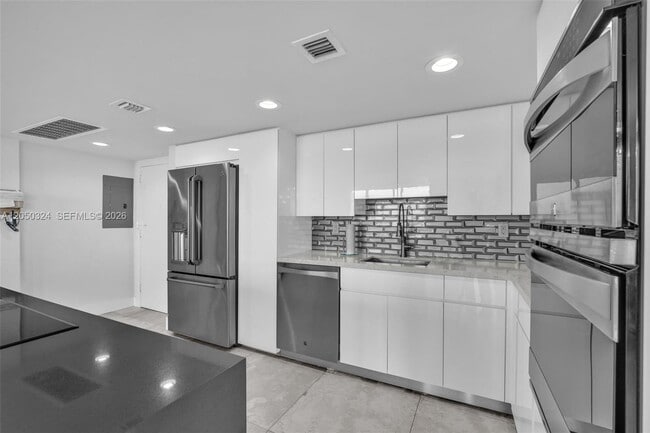 Photo - 7135 Collins Ave Unidad 736