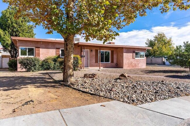 Photo - 2804 Truman St NE