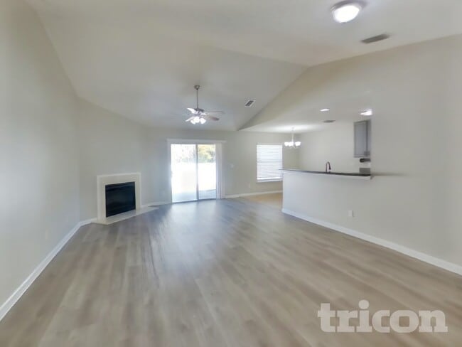 Photo - 6669 Southern Oaks Dr