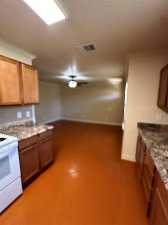 Photo - 803 Leifester Cir
