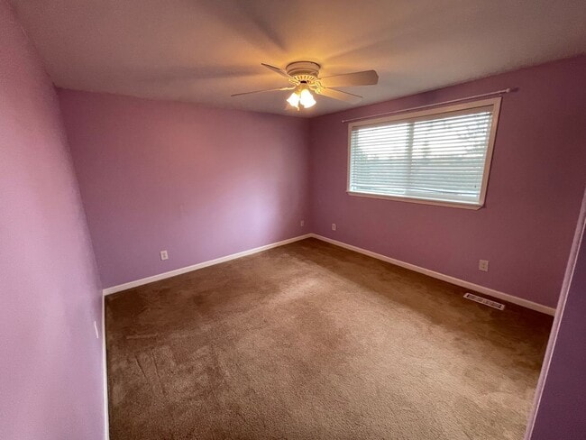 Photo - Fantastic, Dog Friendly 4 Bedroom Home!