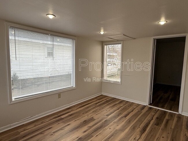 Photo - 1125 N Bell St