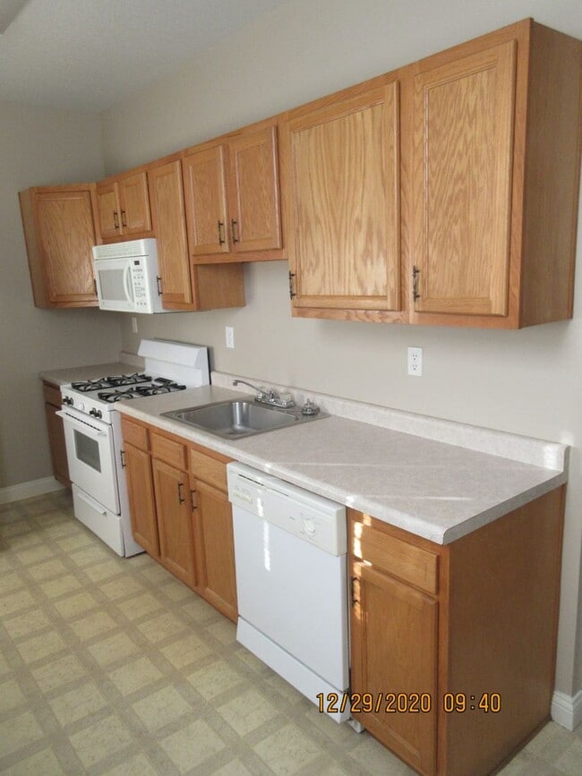 Photo - 209 W Dewald St Unit Apt 1A