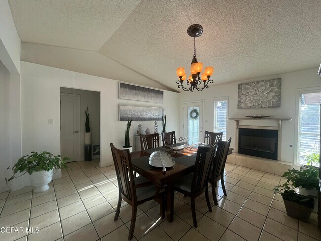 Photo - 157 Lago De Oro Dr