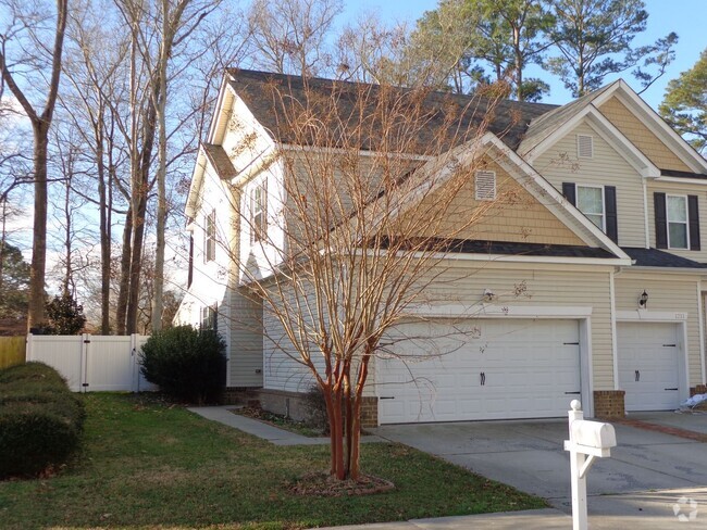 Building Photo - Gunn Hall Manor Rental