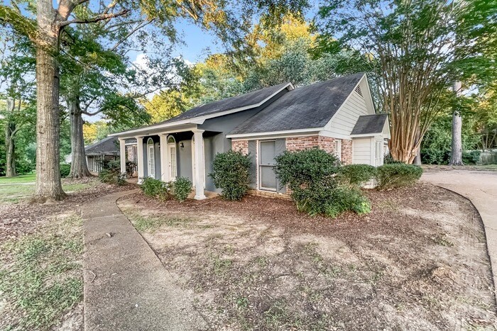 Beautiful 3 Bedroom Home in Ridgeland! - Beautiful 3 Bedroom Home in Ridgeland!