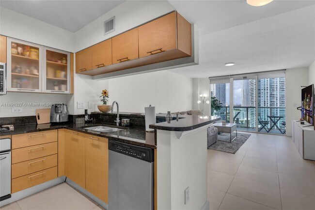 Photo - 31 SE 5th St Unidad 2607