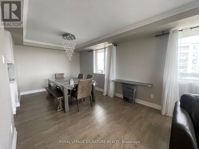 Photo - 8111 Yonge St Unit 1010
