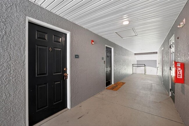 Photo - 18001 Richmond Pl Dr Unidad 332