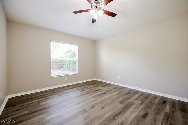 Building Photo - 3607 75th St W Rental