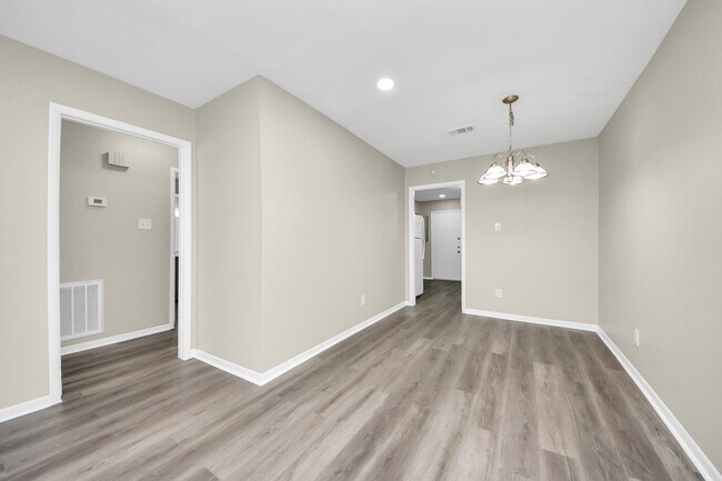 Photo - 1736 Crestdale Dr Unit 5