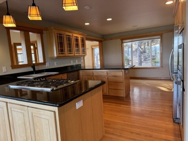 Photo - West Side location with amazing mountain views