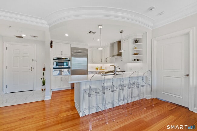 Photo - 85 Memorial Rd Unit 205