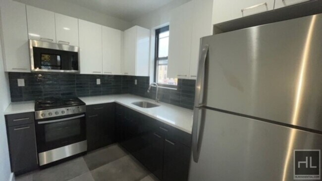 Photo - BRAND NEW CONSTRUCTED  MODERN  1 BEDROOM w... Unit 2R