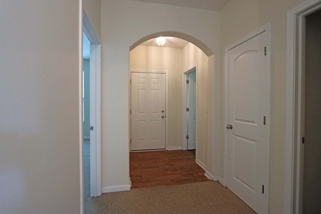 Photo - 5595 Eagle River Dr