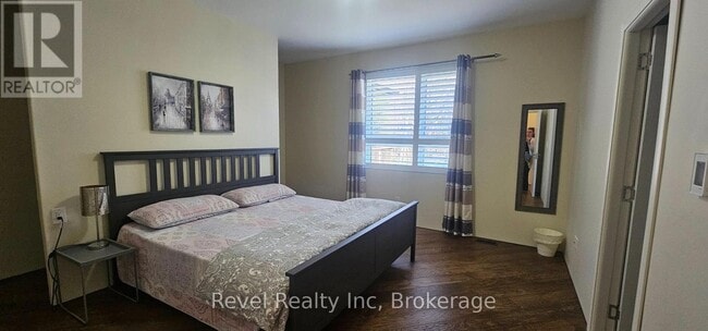 Photo - 146 Moreau Pkwy