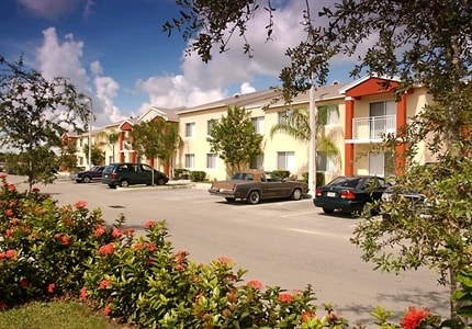 Douglas Pointe
