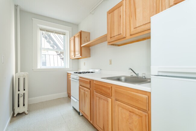 Photo - 21 Worthington St