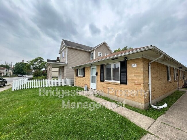 Photo - 37 S Findlay St House