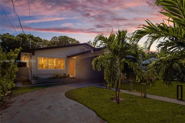 Photo - 270 NW 50th St