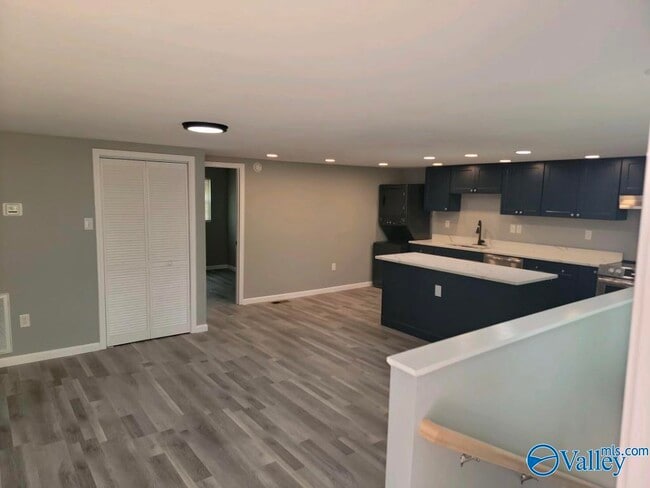 Photo - 3212 Reynolds Dr NW