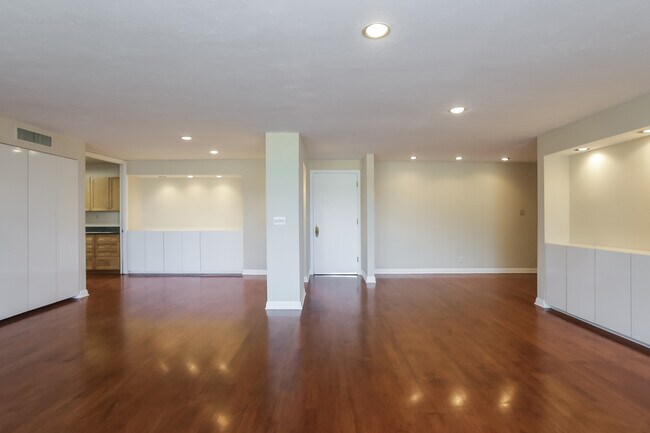 Entrance - 723 Palisades Beach Rd Unit #216