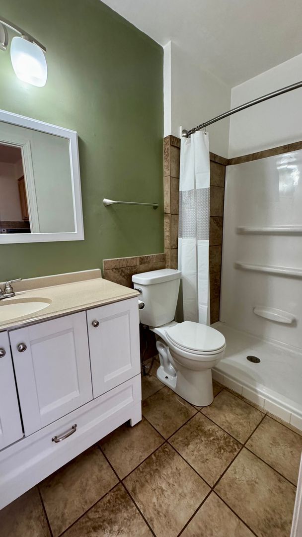 Photo - 937 Leonard St NW Unit Apt 2