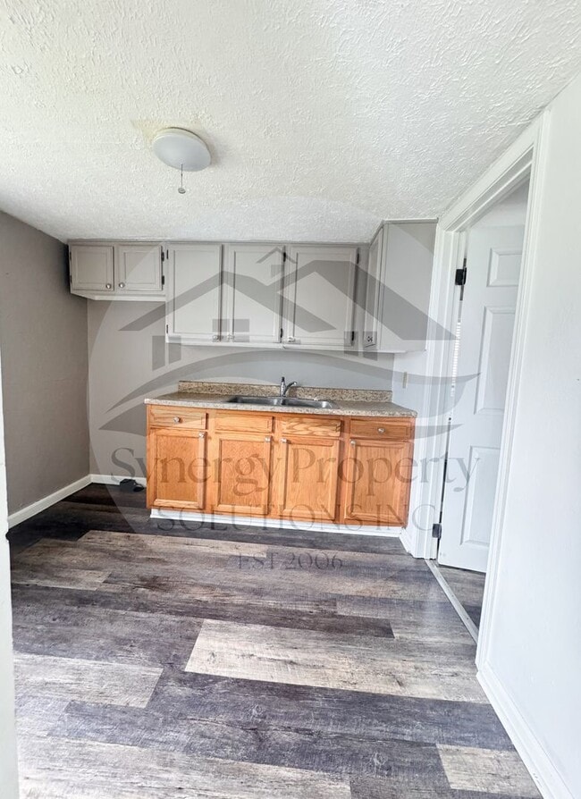 Building Photo - 21 Lamberton Ave Unit 21