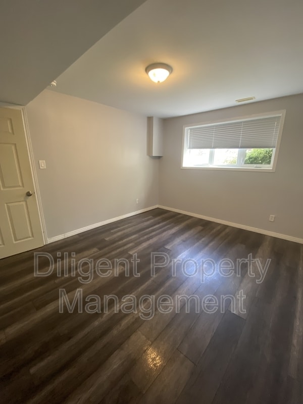 Photo - 588 Howden St