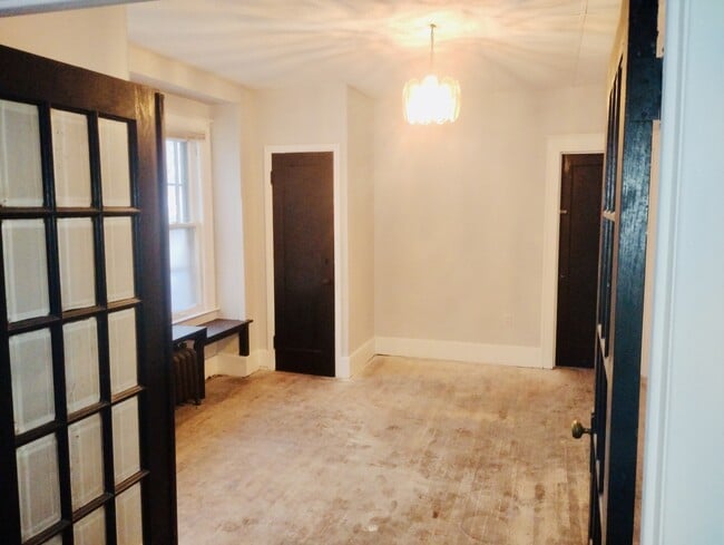 Photo - 816 Algonquin St