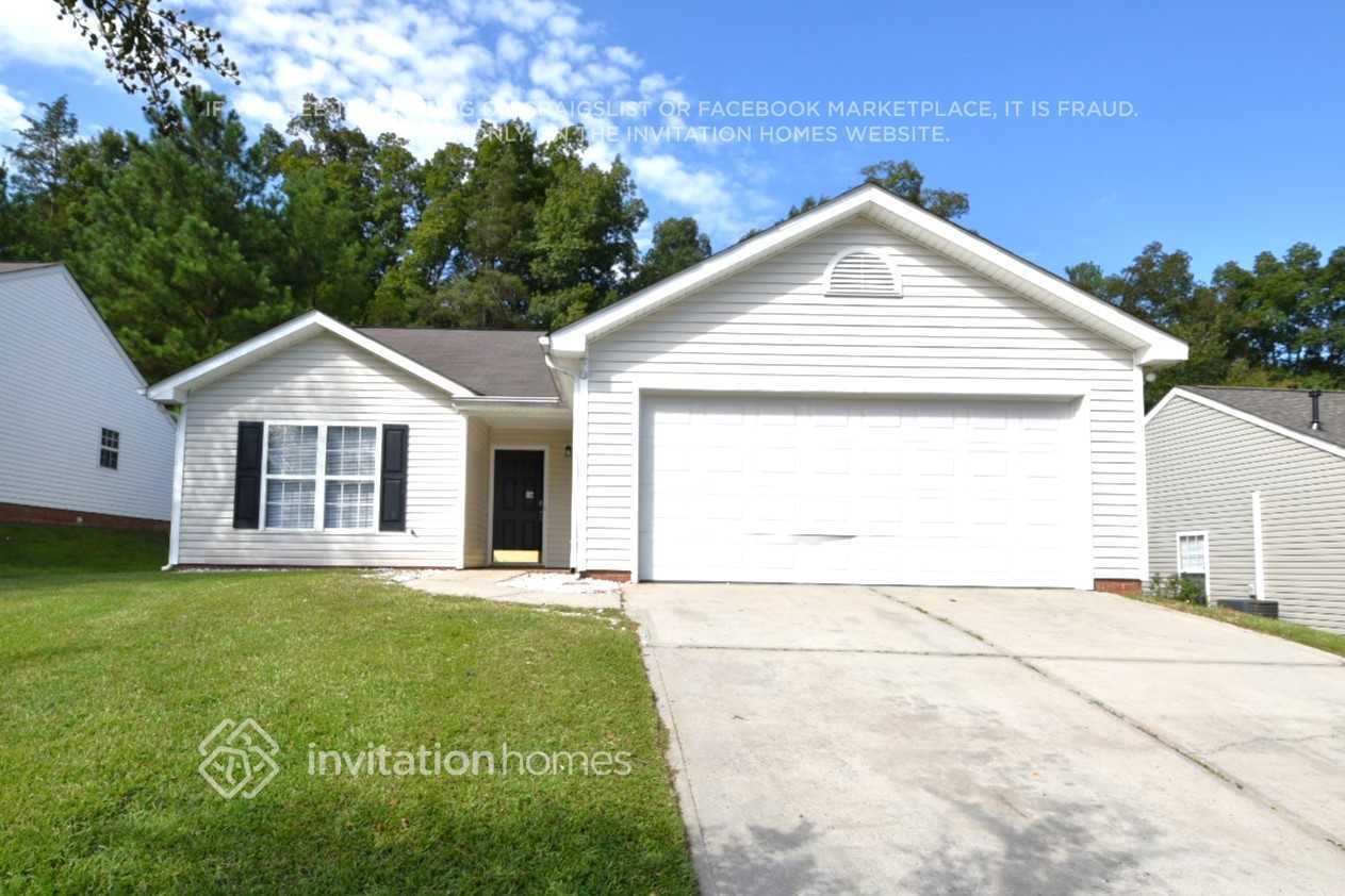 Photo - 847 Anchor Way NE