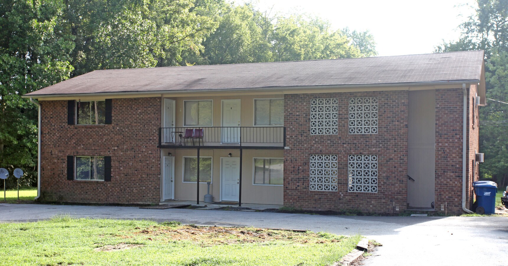 Photo - 3501 Glendale Dr Apartments