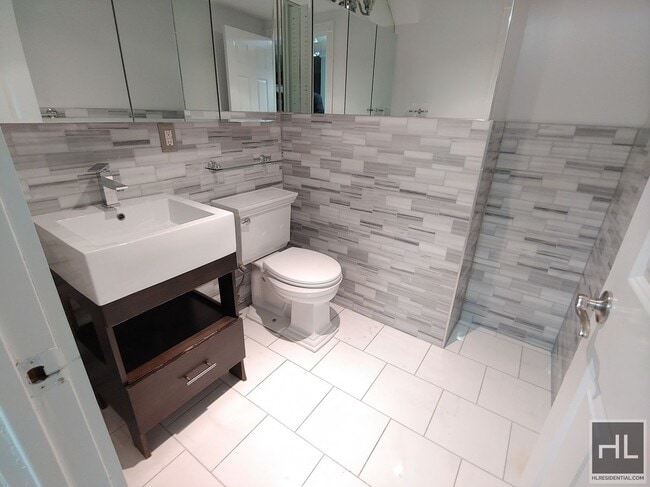 Photo - West 52nd Street Unidad 1A