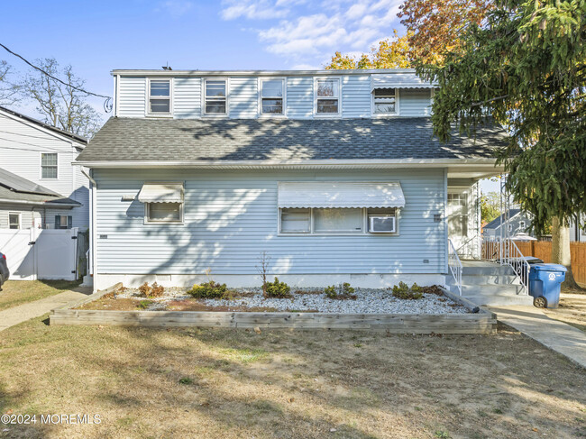 Photo - 114 Chestnut Ave Townhome