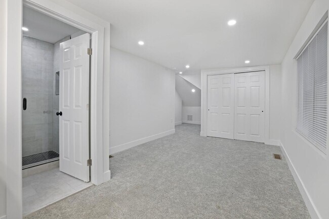 272 S 22nd St