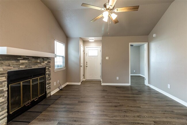 Photo - 1003 Hyridge St Townhome