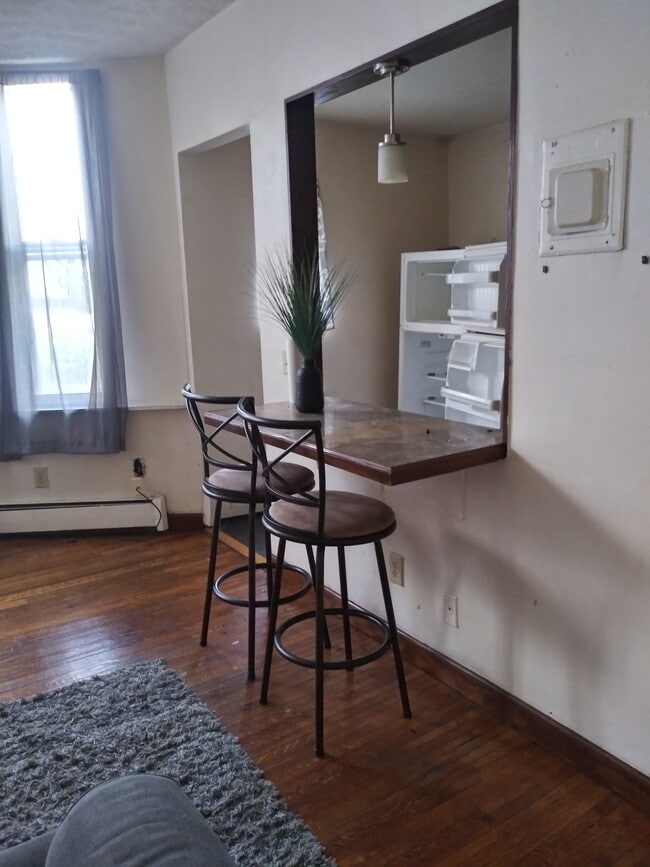 Building Photo - 325 McGregor Ave Unit #2