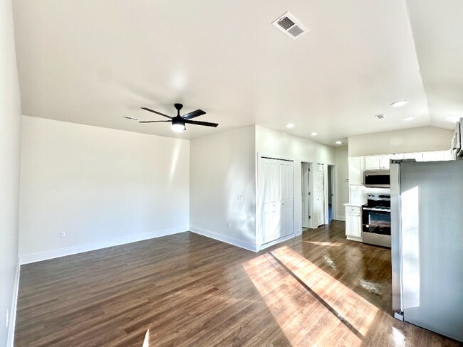 Photo - 1940 W Cadmus Rd Unidad 101