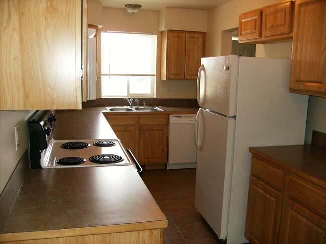 Building Photo - 1709 W Fern Dr Unit 1709 W Fern Dr C