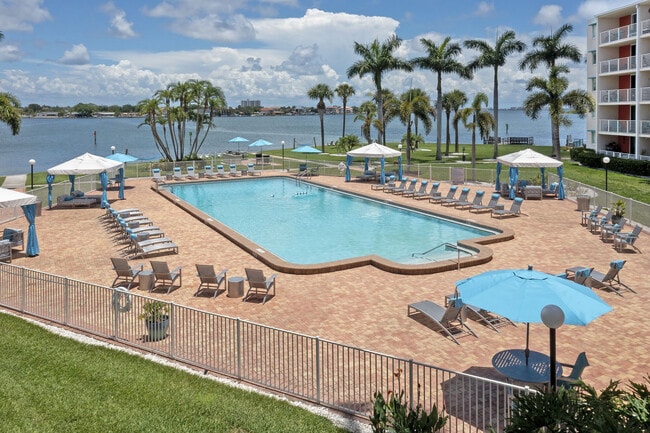 Waters Pointe