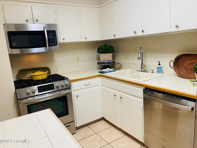 Photo - 130 S Southlawn Dr