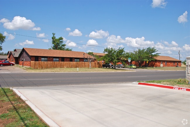 Town West Apartments - Town West Apartments