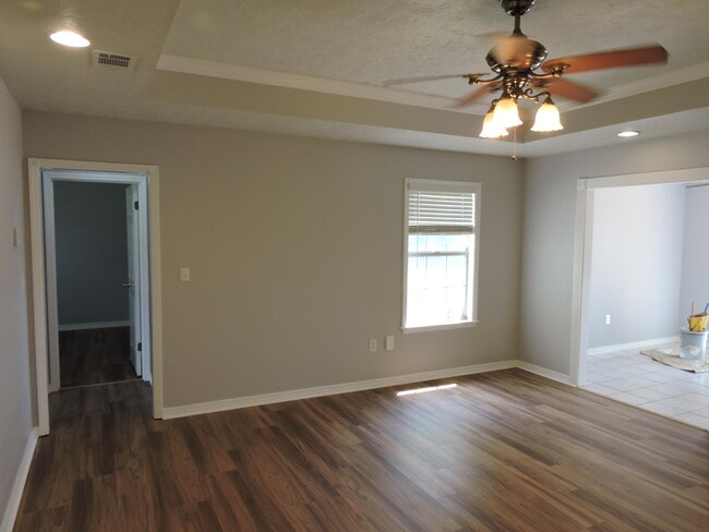 211 Westview Dr