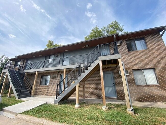 Building Photo - $995 | 1 Bedroom, 1 Bathroom Apartment | P...