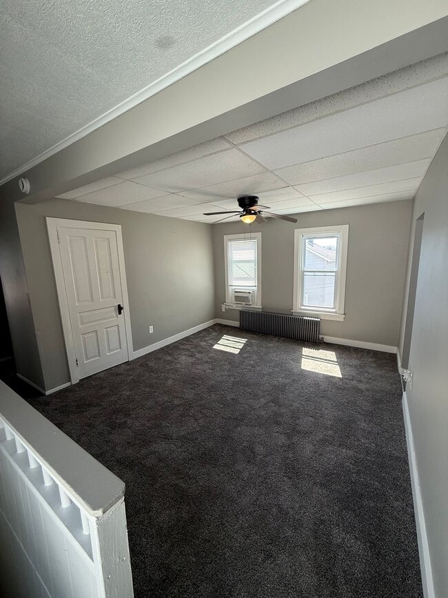 Building Photo - 519 Roup St Unit 2nd Floor